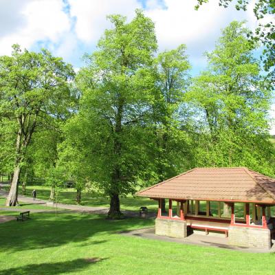 Seated Shelter